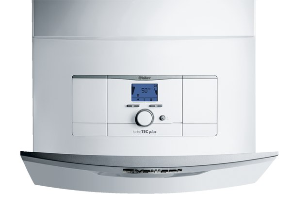 Котел настенный газовый двухконтурный Ваиллант (серия Plus) / Vaillant turboTEC plus VUW